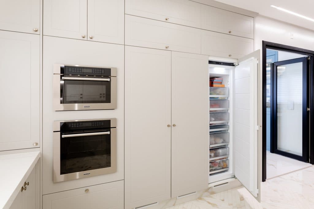 Projeto do dia: cozinha clean por Giovana Guerra e Bontempo Goiânia